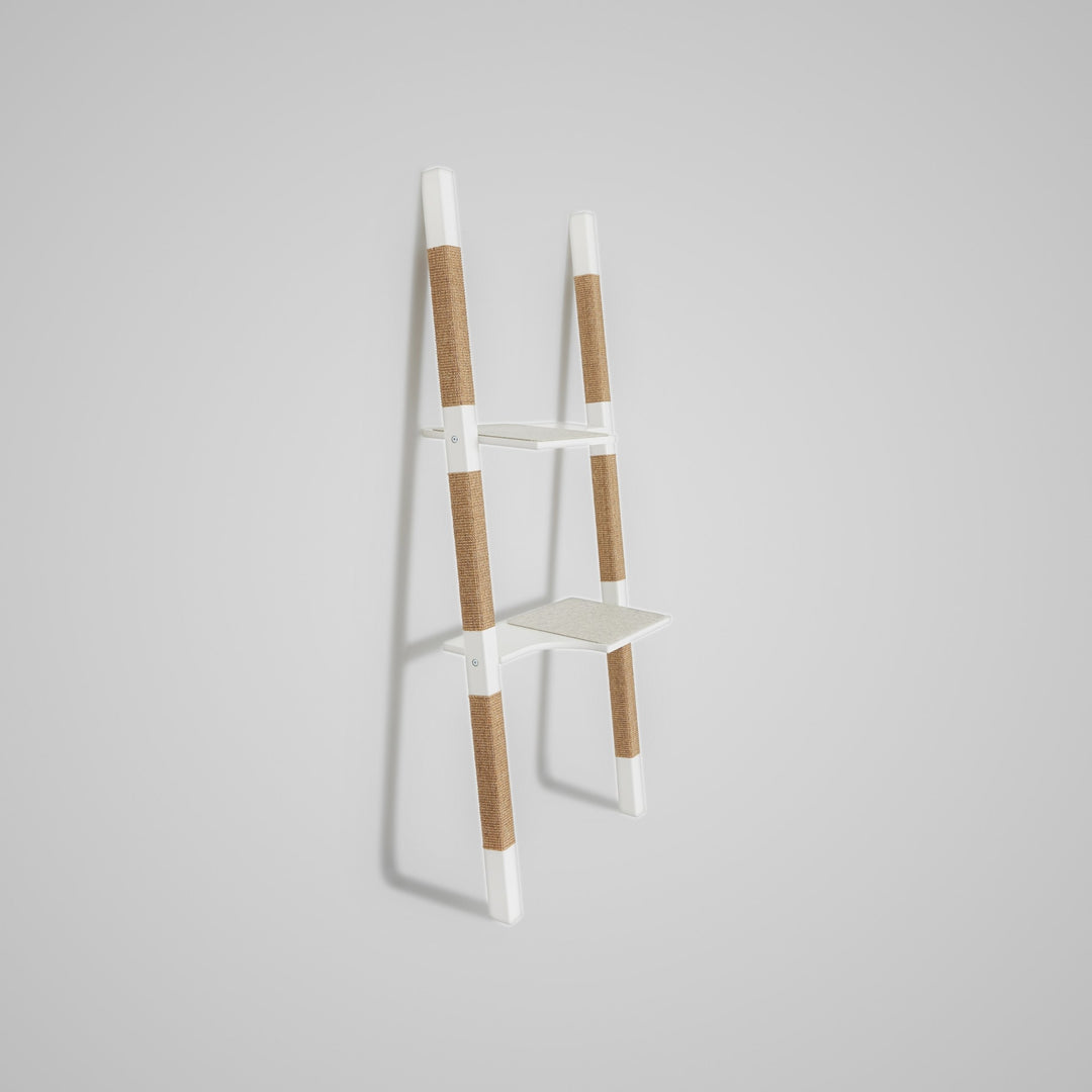 H2 Design-Kratzbaum aus lackiertem Echt-Holz in Weiß mit naturfarbenem Sisal – Ansicht von links, modular und leicht